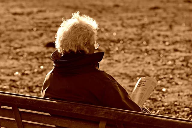 Why Reading Becomes Hard with Cataracts in New Mexico: What You Need to Know
